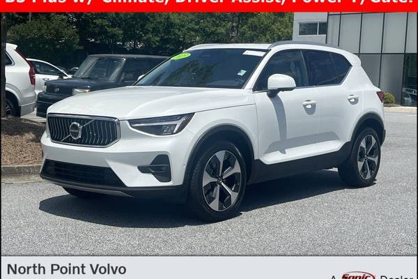 2023 Volvo XC40 B5 Plus Bright