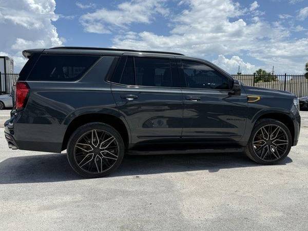 GMC Yukon with VIN: 1GKS1DKL5NR266352