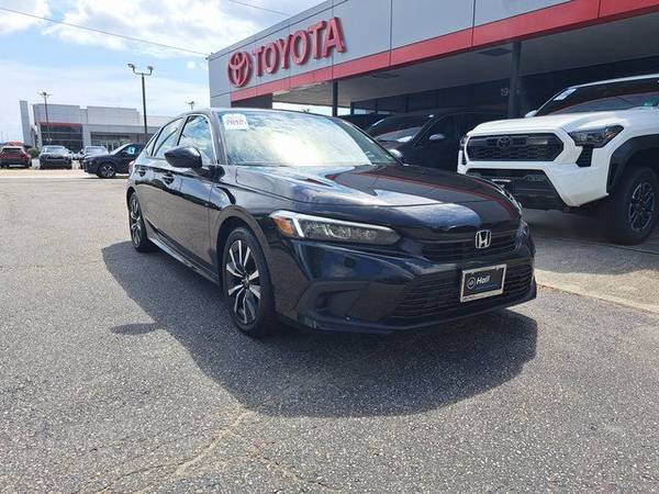 Honda Civic with VIN: 2HGFE1F76NH323768