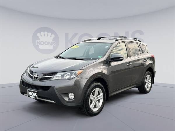 Toyota RAV4 with VIN: 2T3RFREV9EW162646