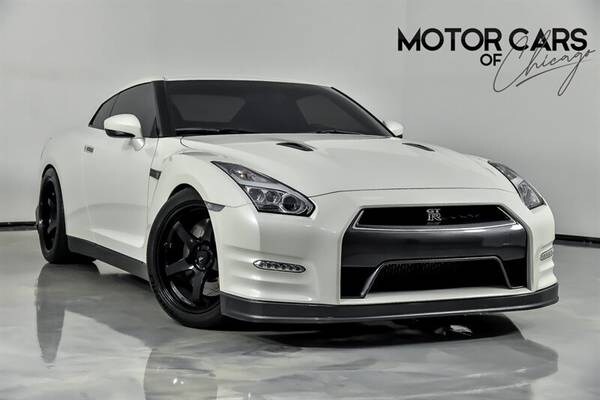 Nissan GT-R with VIN: JN1AR5EFXEM271199