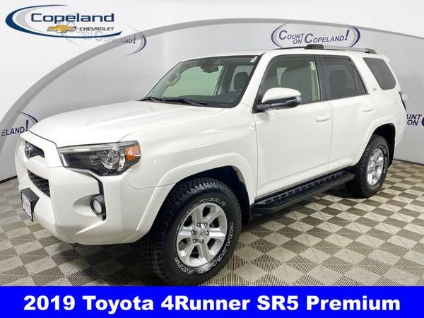 Toyota 4Runner with VIN: JTEBU5JR5K5704851