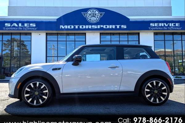 2022 MINI Hardtop 2 Door Cooper SE Hatchback