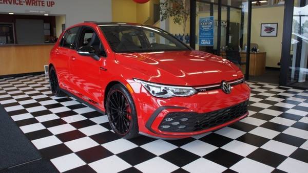 Volkswagen Golf GTI with VIN: WVW8A7CD1PW196013
