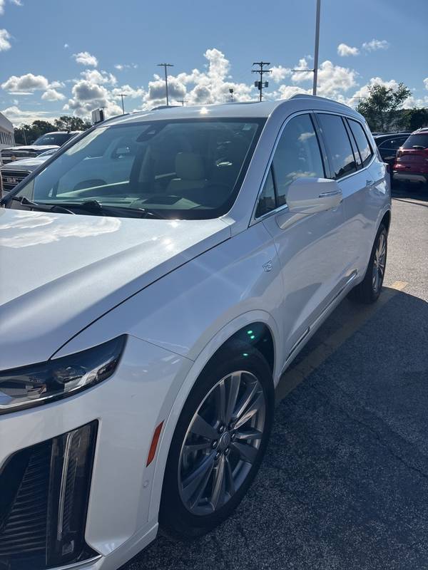 Cadillac XT6 with VIN: 1GYKPDRS5LZ226416
