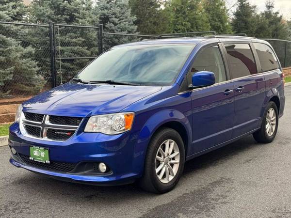 Dodge Grand Caravan with VIN: 2C4RDGCG0JR338664