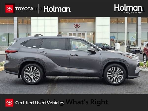 Toyota Highlander with VIN: 5TDFZRBH0NS178907