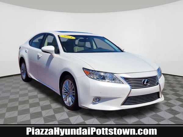 Lexus ES 350 with VIN: JTHBK1GG7F2198552