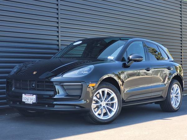 Porsche Macan with VIN: WP1AA2A52SLB02830