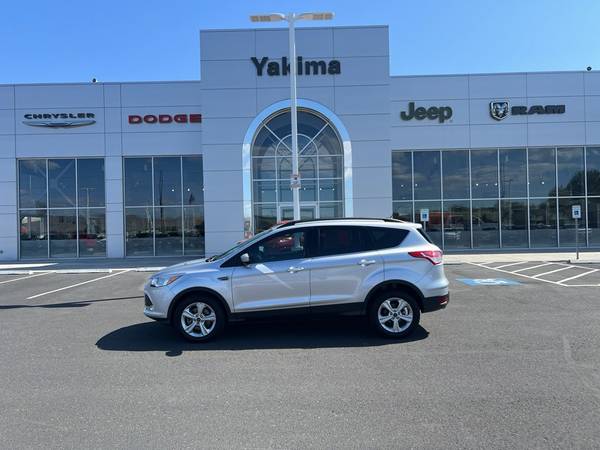 Ford Escape with VIN: 1FMCU9GX2FUC89615