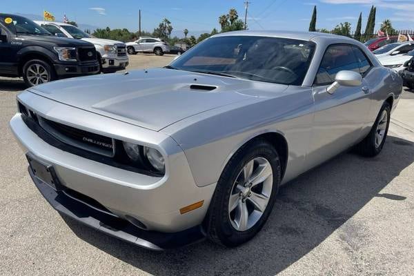 2012 Dodge Challenger SXT Coupe