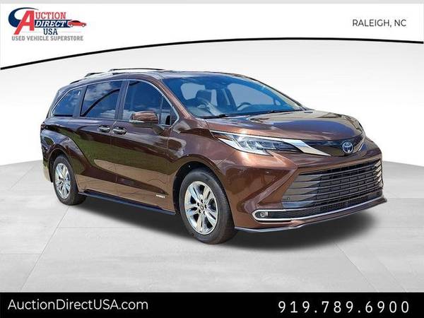 Toyota Sienna with VIN: 5TDZRKEC7MS050022