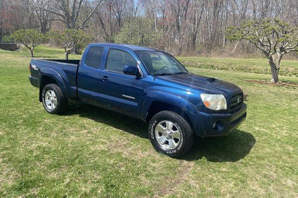 2005 Toyota Tacoma V6  Access Cab