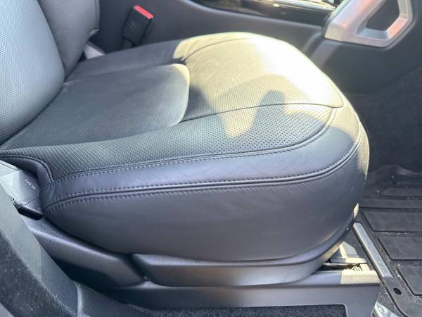 Land Rover Range Rover with VIN: SALGS2RE4KA532425