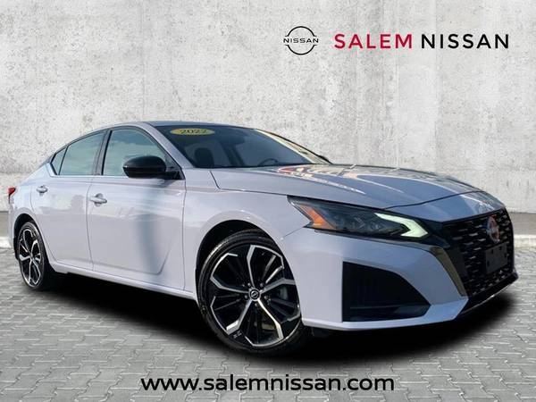 Nissan Altima with VIN: 1N4BL4CW3RN421711
