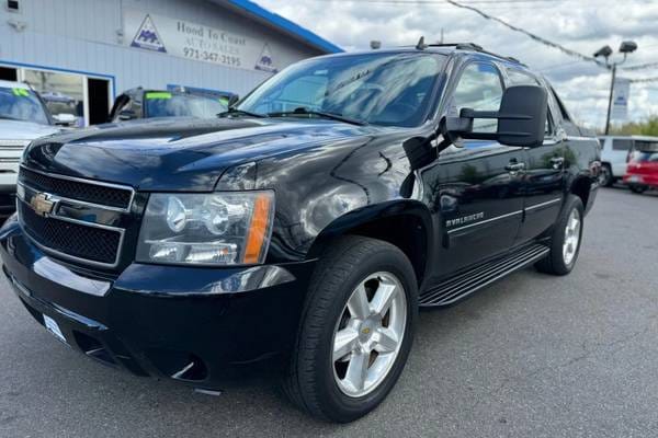 2011 Chevrolet Avalanche LS Crew Cab
