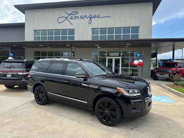 Lincoln Navigator with VIN: 5LMJJ2LG8REL16471