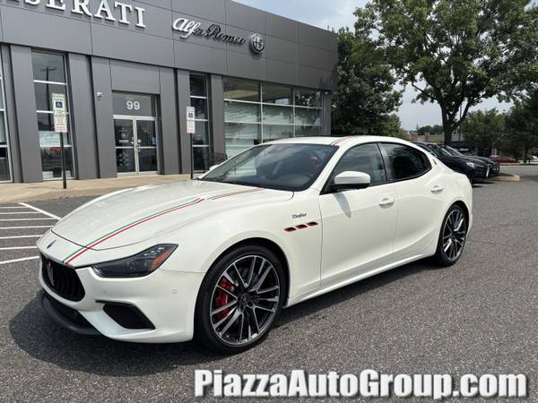 Maserati Ghibli with VIN: ZAM57ZSA0M1359971