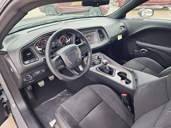 Dodge Challenger with VIN: 2C3CDZFJ3PH692464