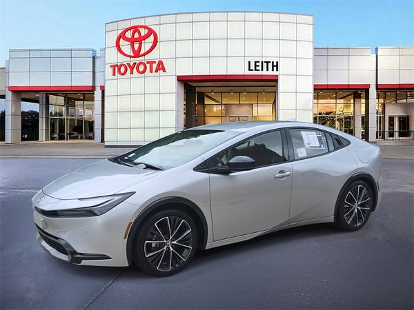 Toyota Prius with VIN: JTDACAAU6R3045605