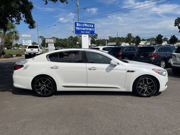 Kia K900 with VIN: KNALW4D4XH6035408