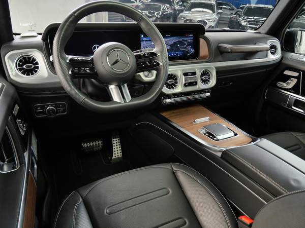 Mercedes-Benz G-Class with VIN: W1NWH1AB8SX015843