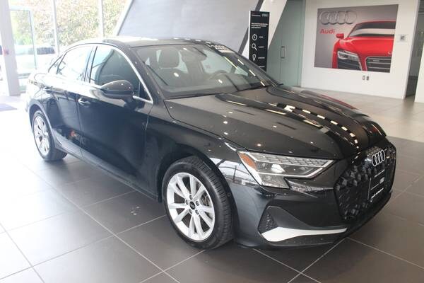 Audi A3 with VIN: WAUGUDGY5SA037822
