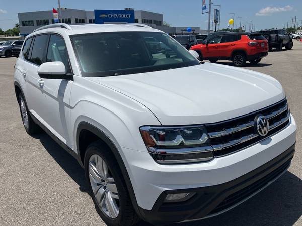 Volkswagen Atlas with VIN: 1V2UR2CA8KC622160