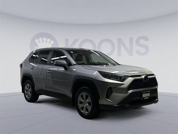 Toyota RAV4 with VIN: 2T3G1RFV8NW293037