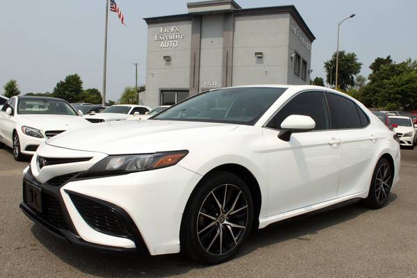 Toyota Camry with VIN: 4T1G11AK8MU611244