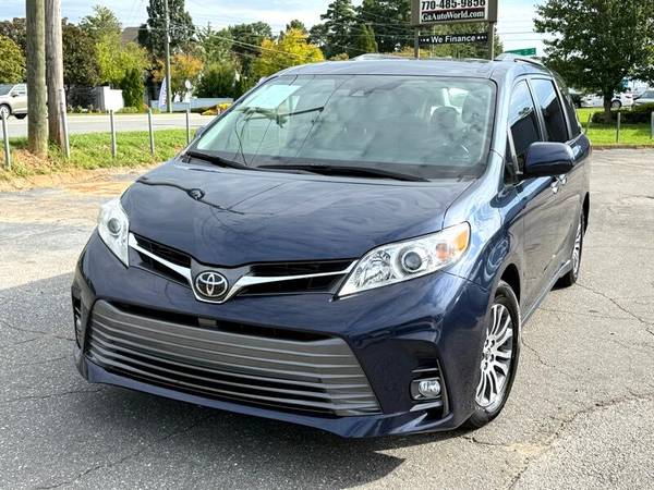 Toyota Sienna with VIN: 5TDYZ3DC0KS004855