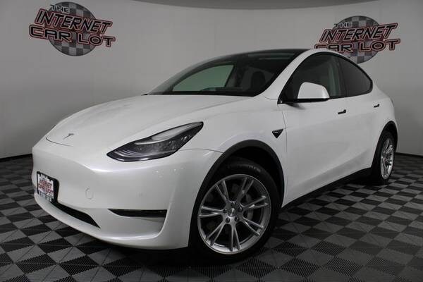 Tesla Model Y with VIN: 5YJYGDEE1LF047117