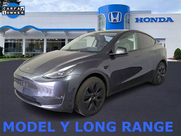Tesla Model Y with VIN: 7SAYGDED1SF269231
