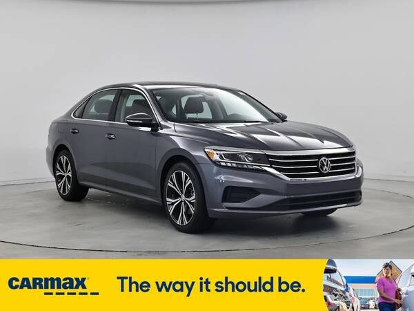 Volkswagen Passat with VIN: 1VWSA7A38NC001990