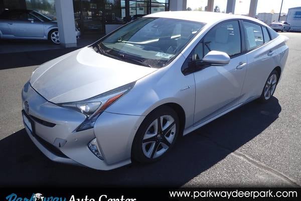 2017 Toyota Prius Three Touring Hybrid Hatchback