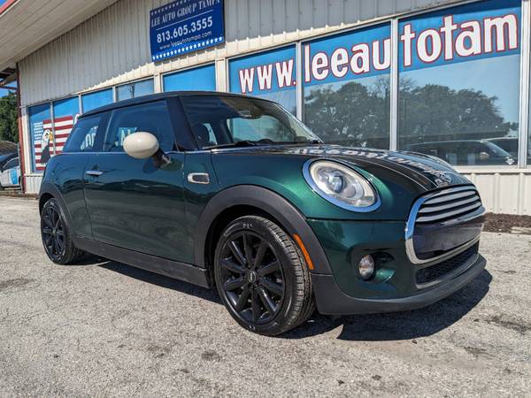 MINI Cooper with VIN: WMWXM5C58FT938145