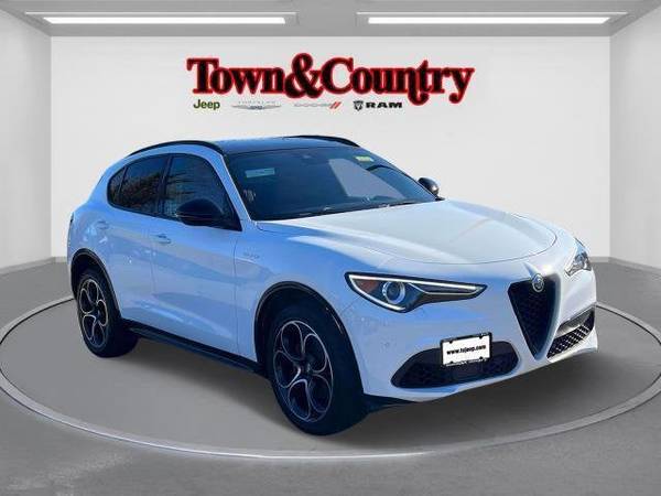 Alfa Romeo Stelvio with VIN: ZASPAKBN7N7D30059