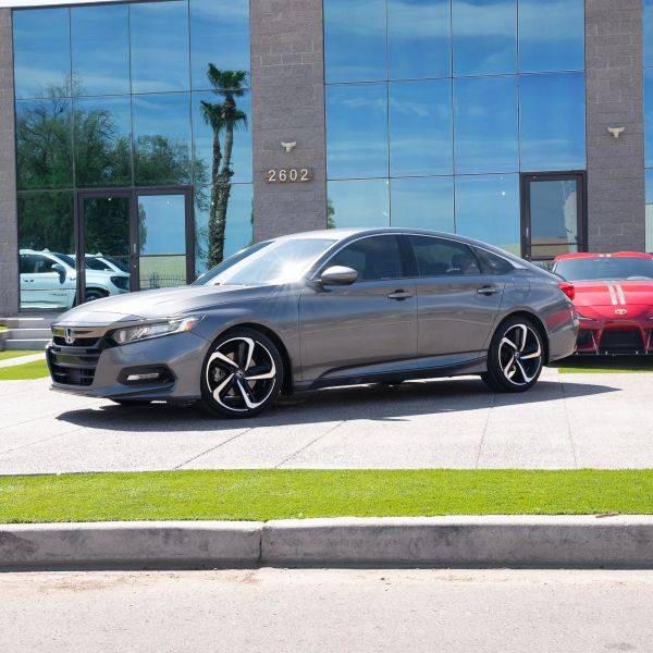 Honda Accord with VIN: 1HGCV1F3XKA022284