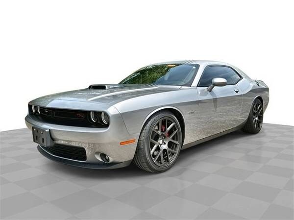 Dodge Challenger with VIN: 2C3CDZBT8GH232241
