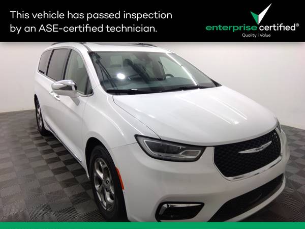 Chrysler Pacifica with VIN: 2C4RC1GG3NR180904