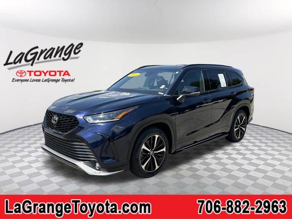 Toyota Highlander with VIN: 5TDLZRAH2NS143094
