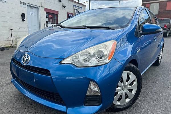 2013 Toyota Prius c One Hybrid Hatchback