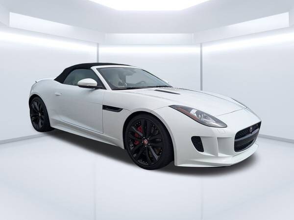 Jaguar F-TYPE with VIN: SAJWA6FU8F8K21572