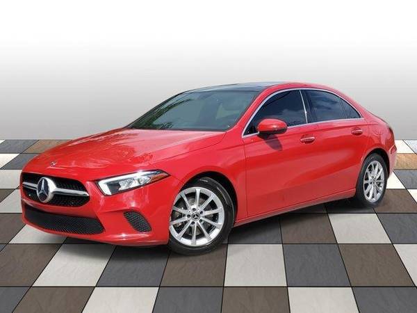 Mercedes-Benz A-Class with VIN: WDD3G4FB5LW038517