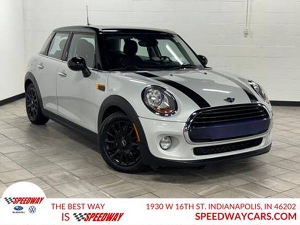 MINI Cooper with VIN: WMWXU1C54G2D10473