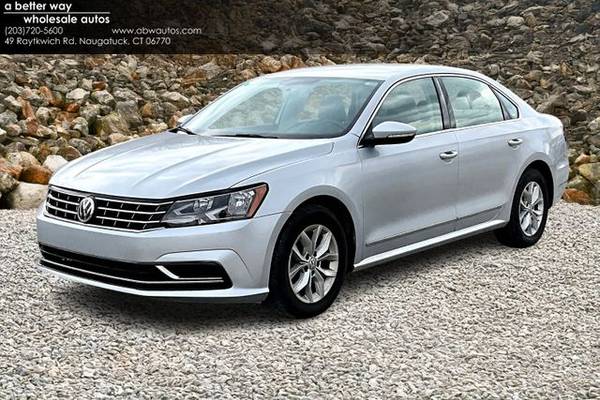 Volkswagen Passat with VIN: 1VWAT7A33HC005701