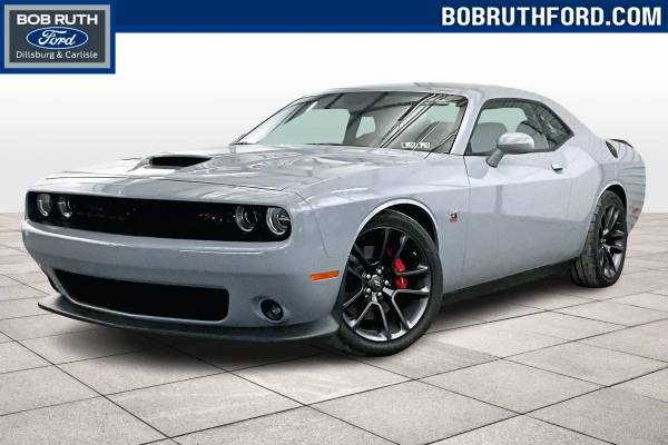 Dodge Challenger with VIN: 2C3CDZFJ0MH677044