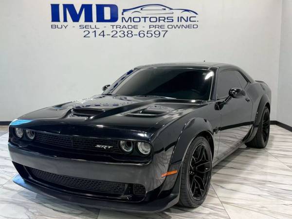 Dodge Challenger with VIN: 2C3CDZFJ6LH121142