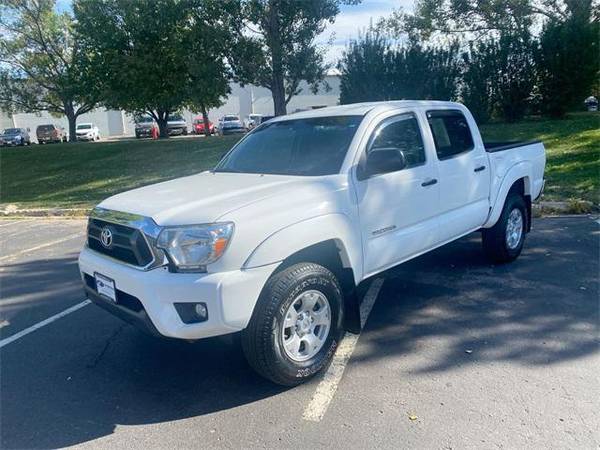 Toyota Tacoma with VIN: 3TMLU4EN5FM206157