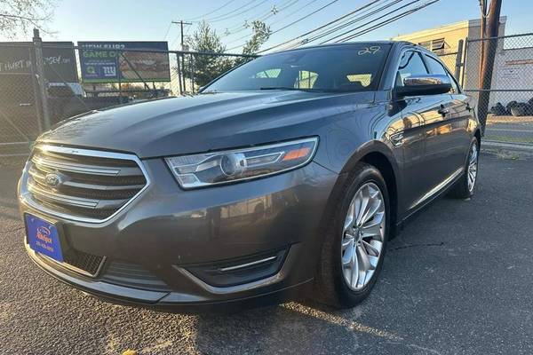 2017 Ford Taurus Limited